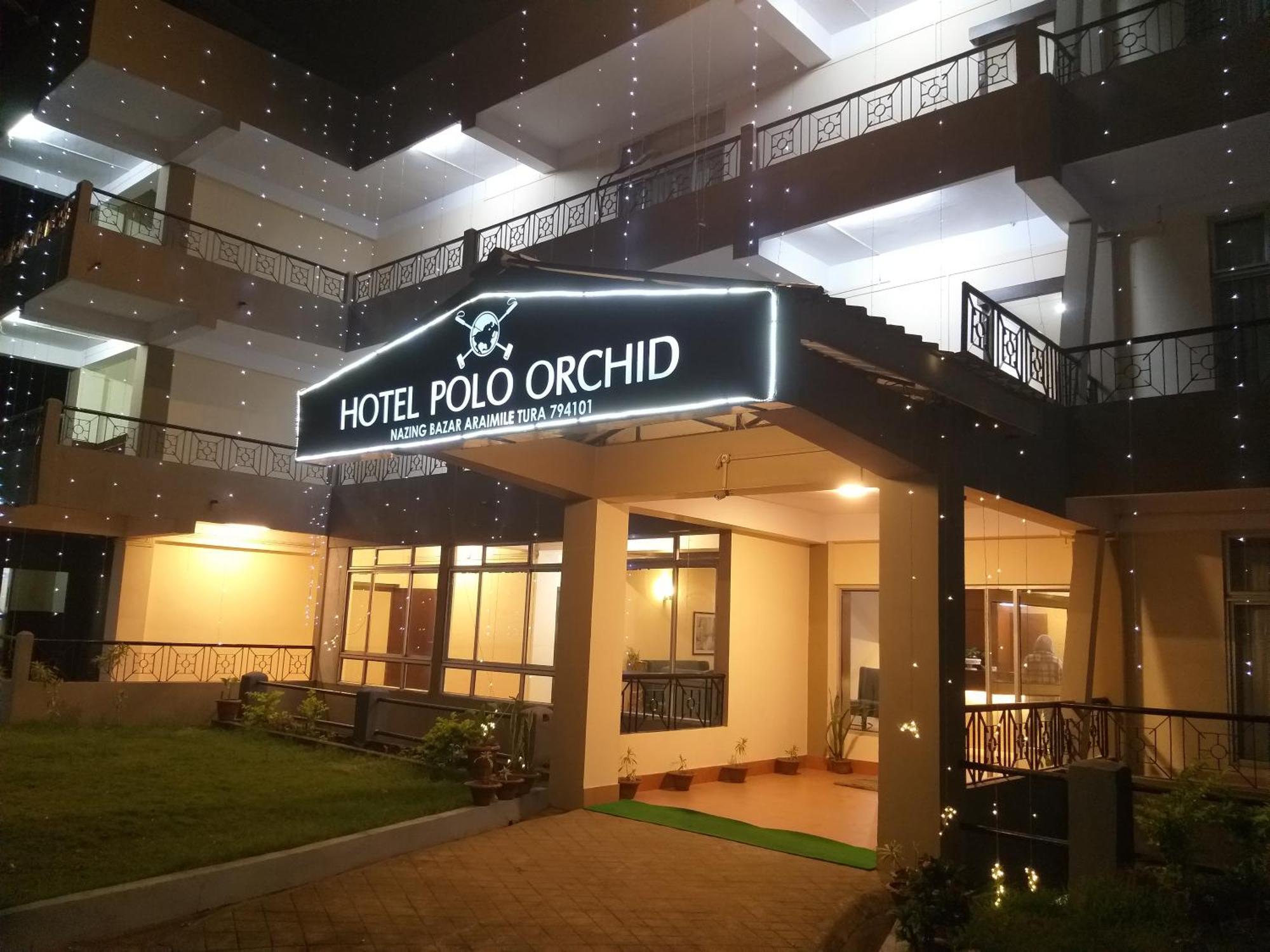 Polo Tura Hotel Exterior foto