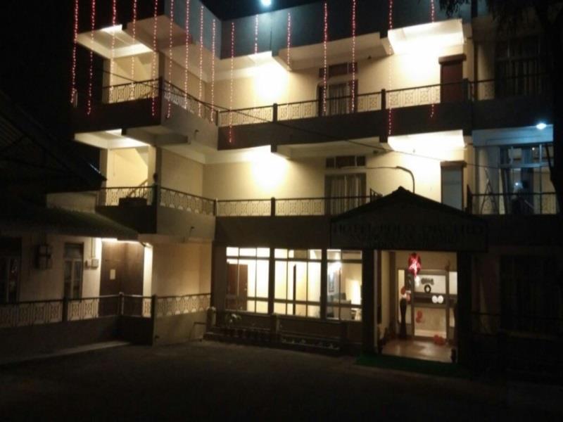 Polo Tura Hotel Exterior foto